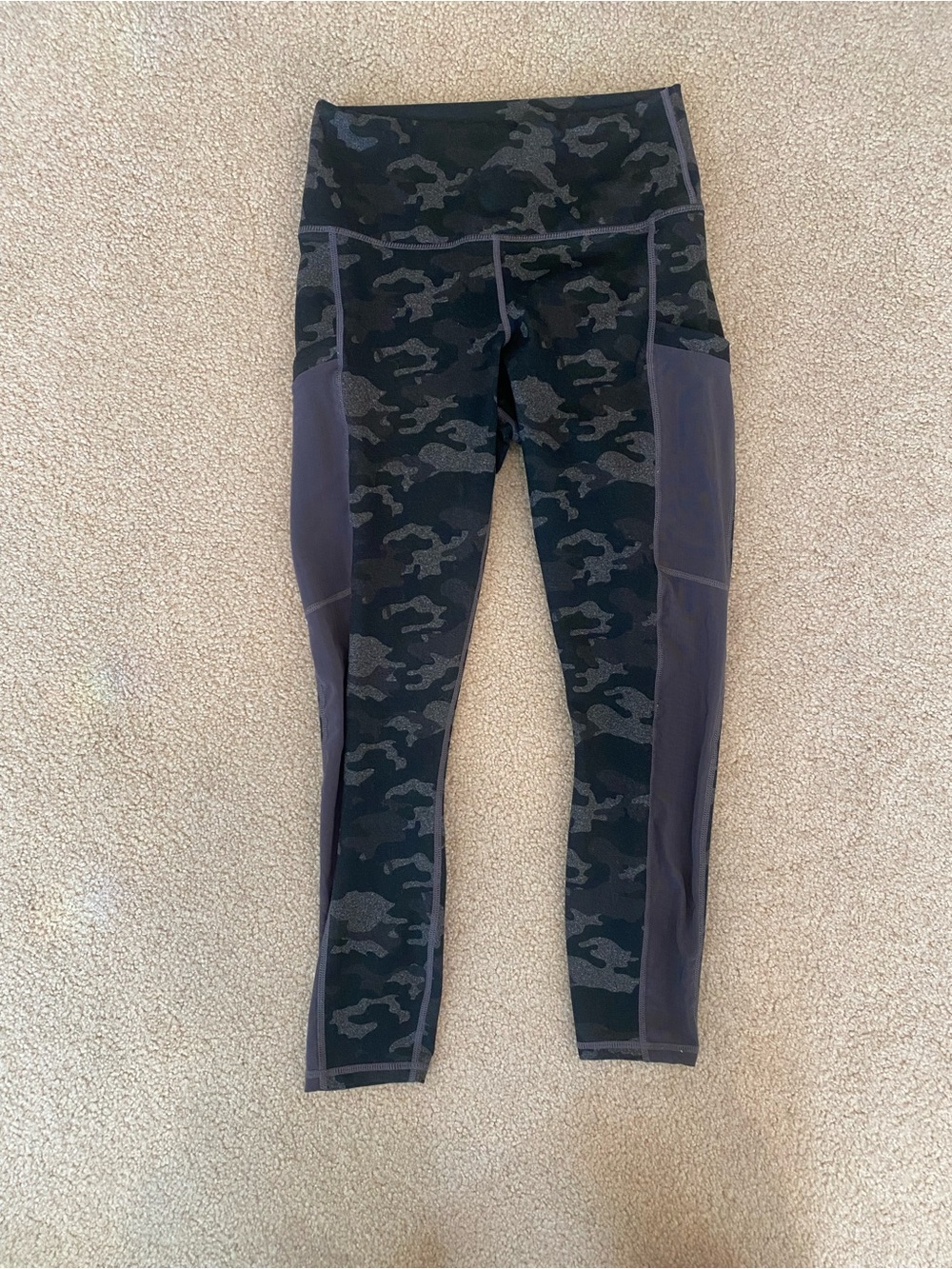 Fabletics Powerhold High-Rise Black/Gray Camo Ankle Leggings Size S Women